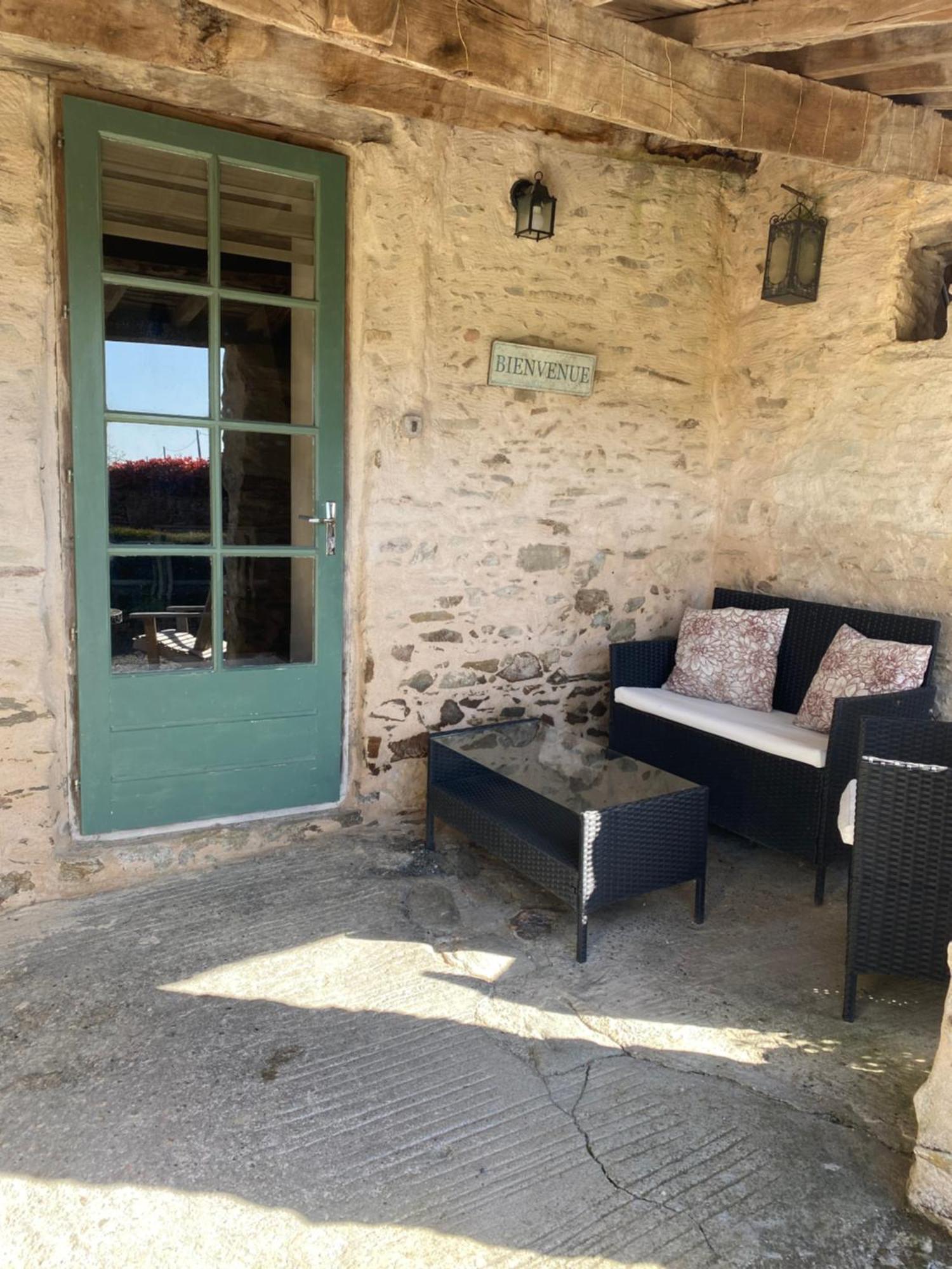Les Puvinieres Guest House Breuil-Barret Екстериор снимка