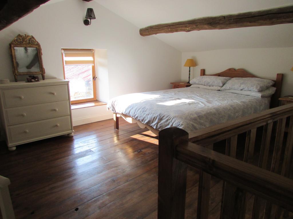 Les Puvinieres Guest House Breuil-Barret Екстериор снимка
